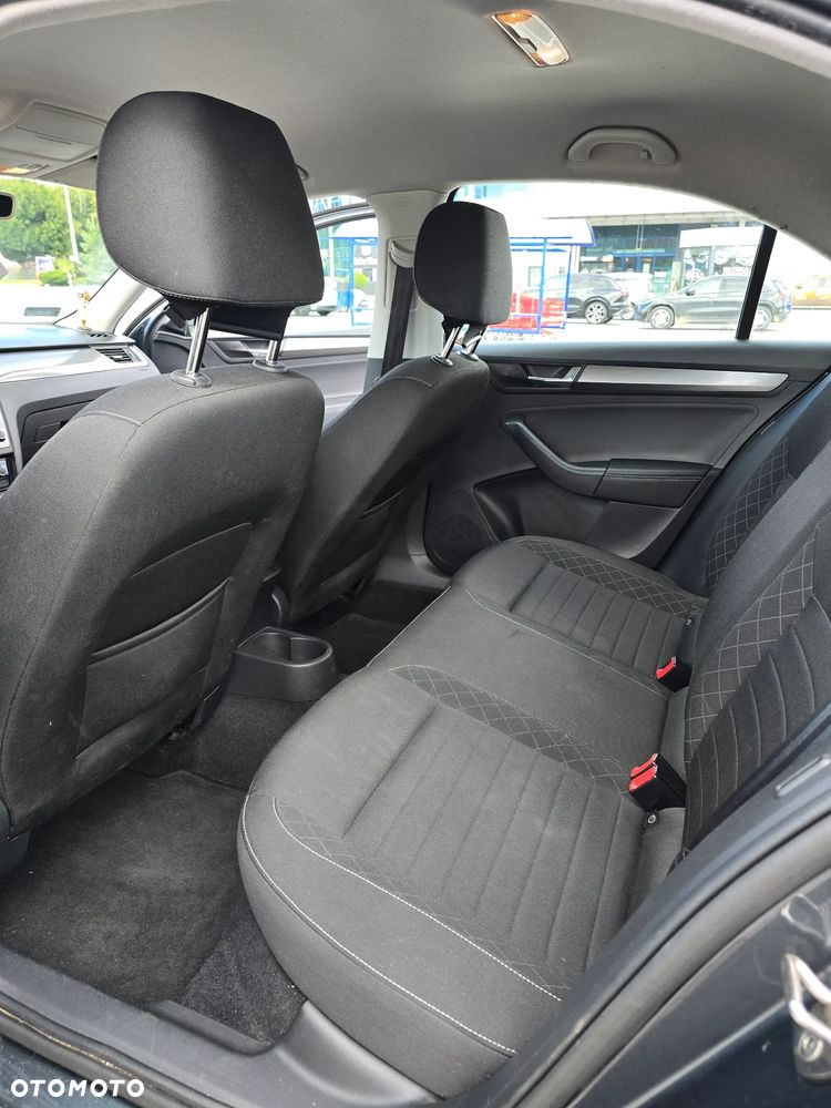 Skoda RAPID 1.0 TSI Style - 24