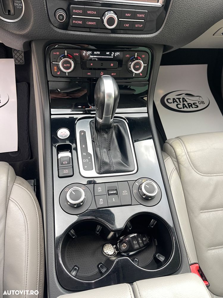 Volkswagen Touareg 3.0 V6 TDI BMT - 32