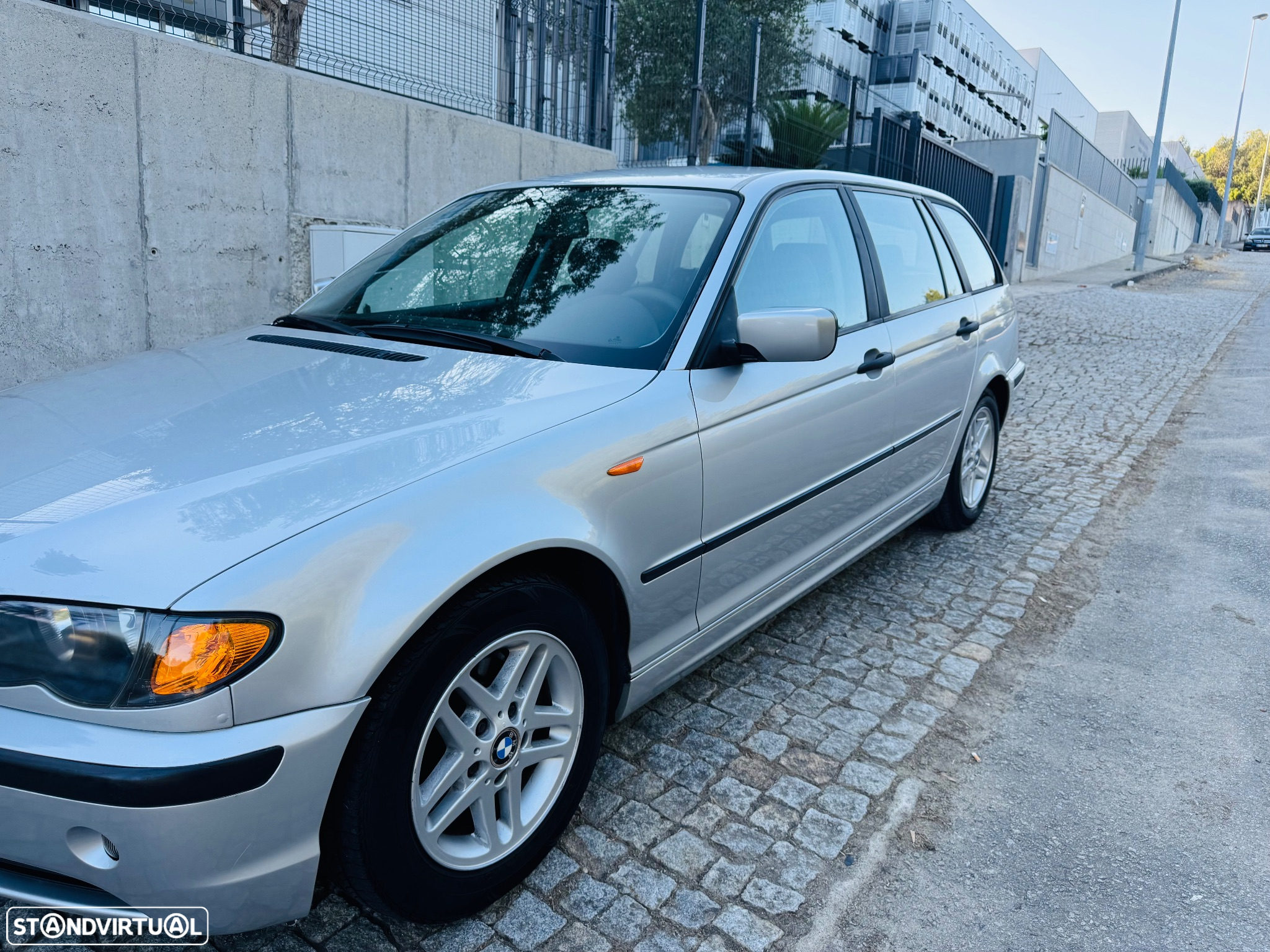 BMW 318 i Touring - 19