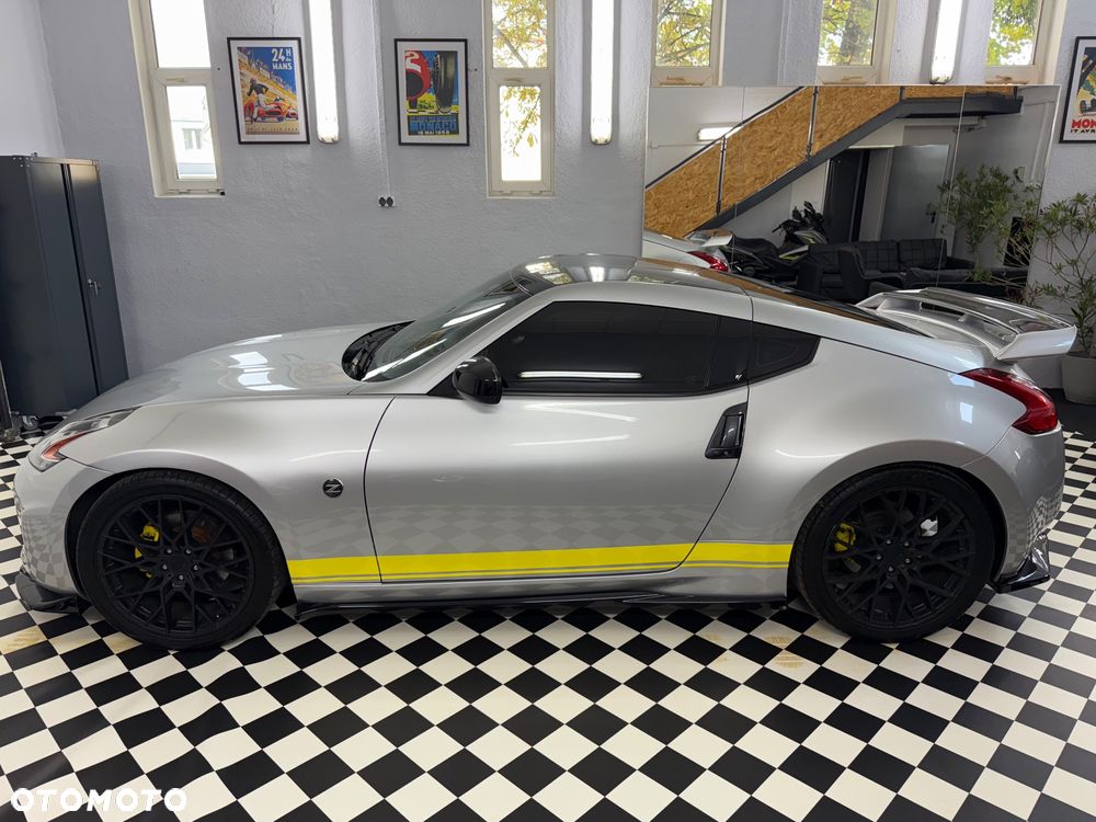 Nissan 370 Z - 10