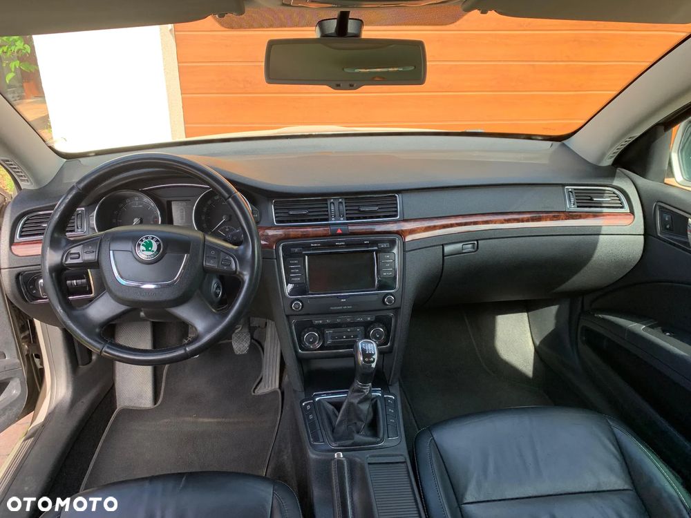 Skoda Superb 2.0 TDI 4x4 Elegance - 15