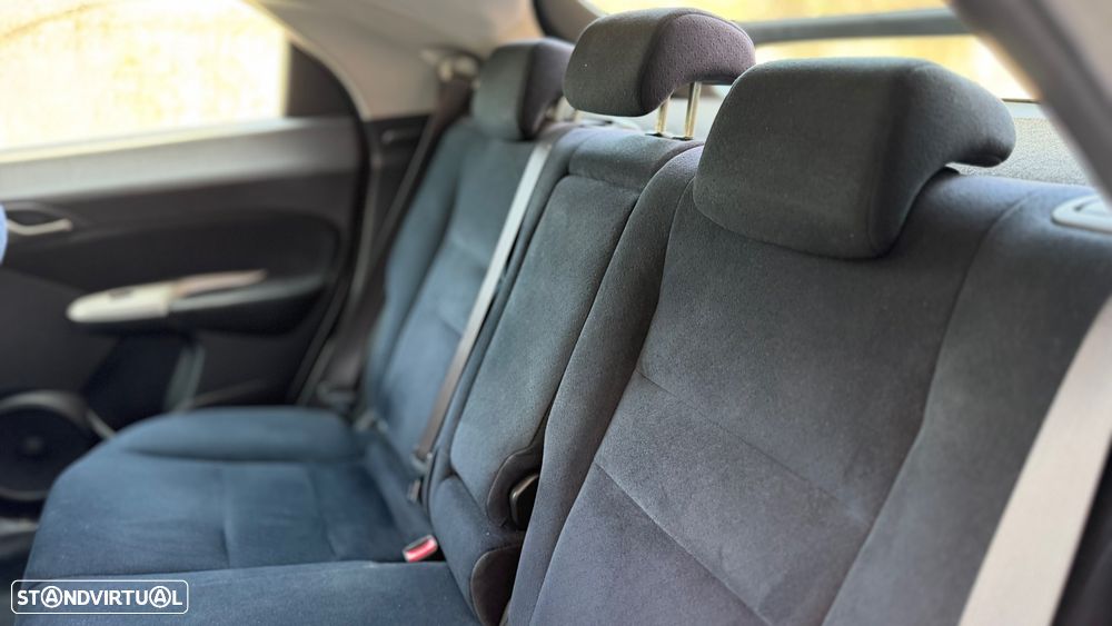 Honda Civic 1.4 Comfort - 14