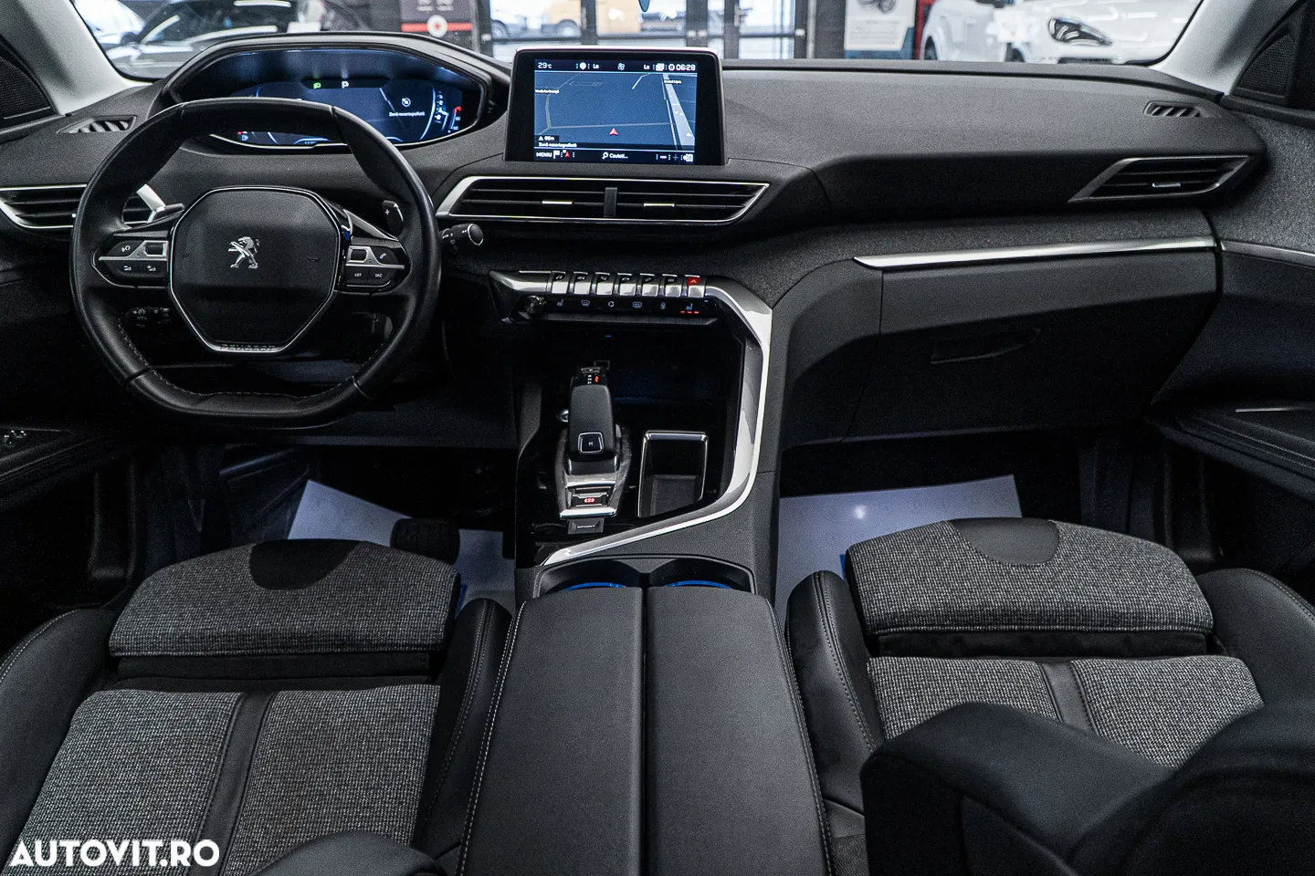 Peugeot 3008 1.2 PureTech Turbo S&S EAT8 Allure - 27