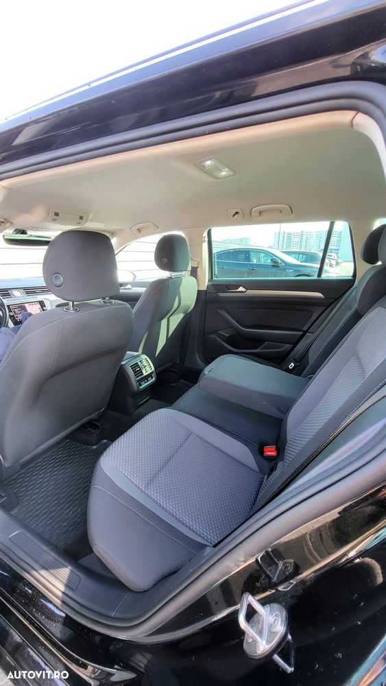 Volkswagen Passat 2.0 TDI SCR DSG Comfortline - 19