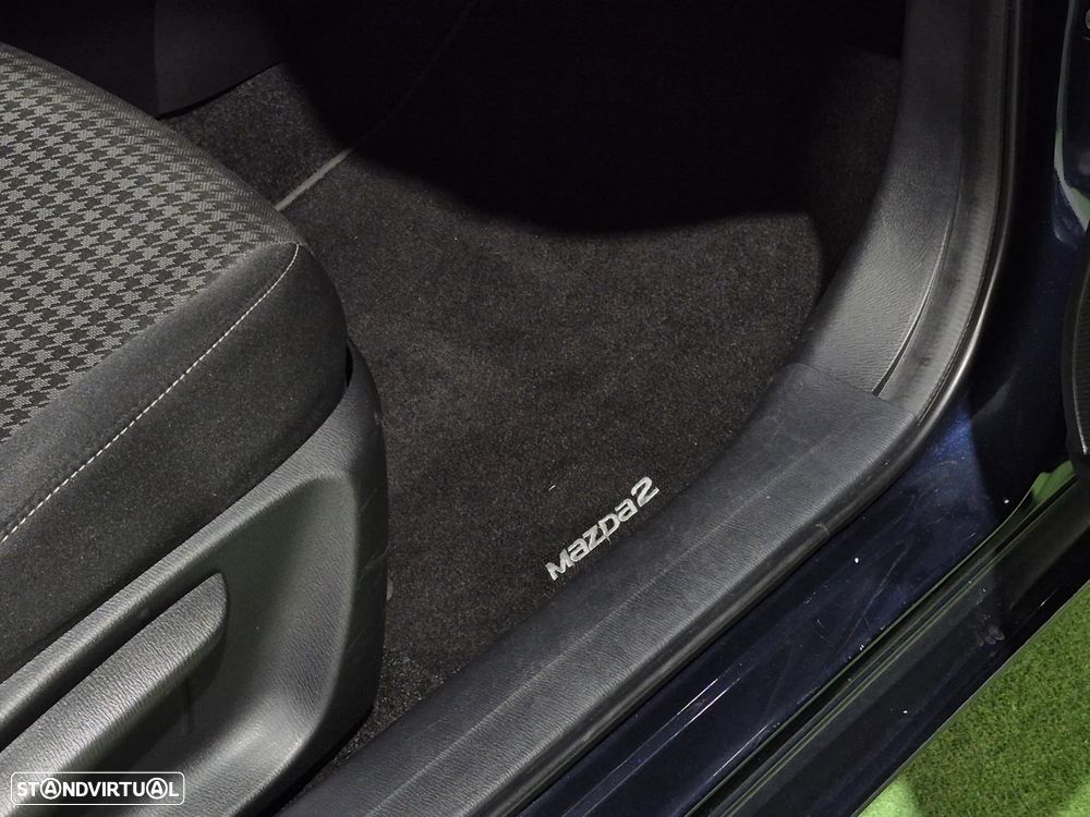 Mazda 2 1.5 e-Skyactiv-G Exclusive-Line Navi - 27