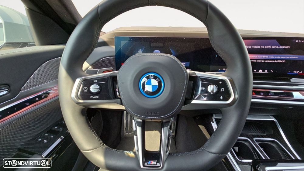 BMW i7 xDrive60 Pack Desportivo M - 11