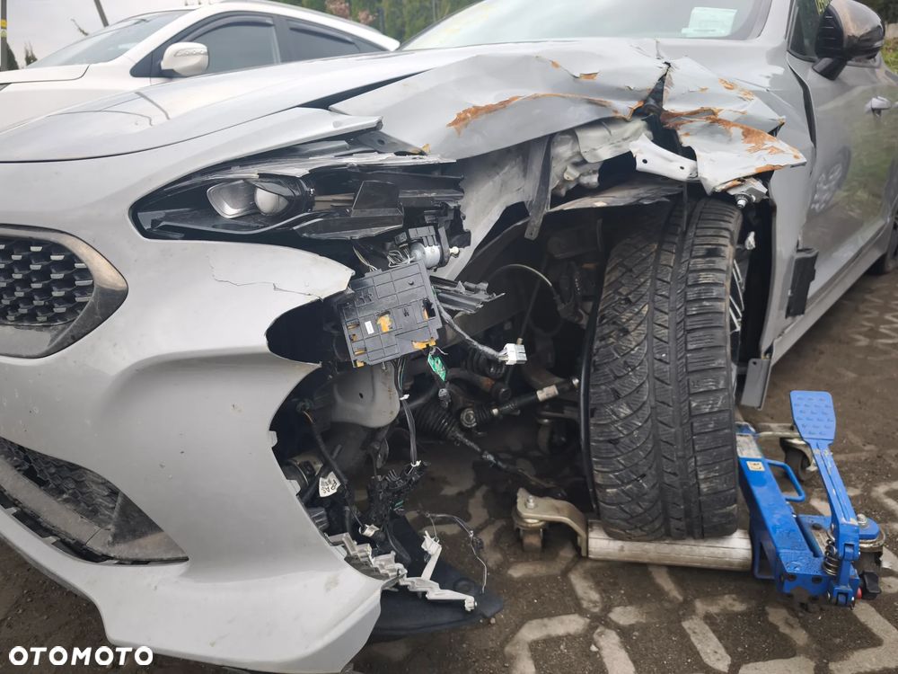 Kia Stinger 3.3 T-GDI AWD GT - 7