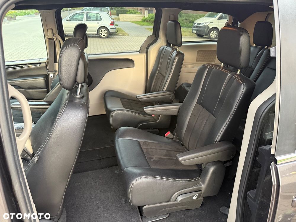 Dodge Grand Caravan - 20