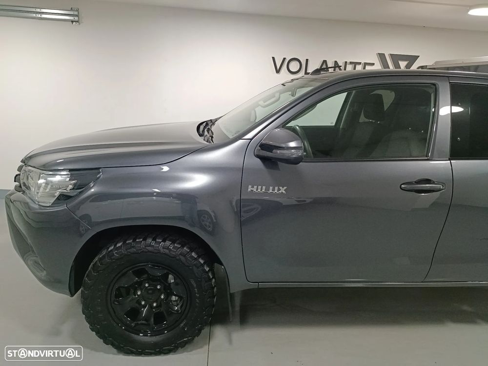 Toyota Hilux - 4