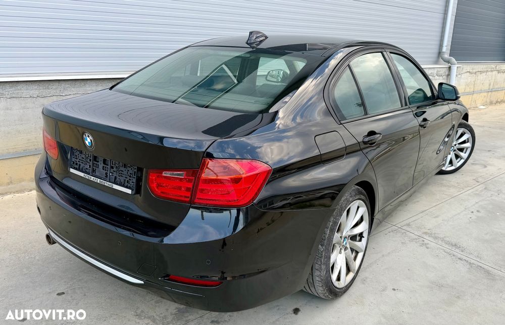 BMW Seria 3 320d DPF Aut. Edition Exclusive - 24