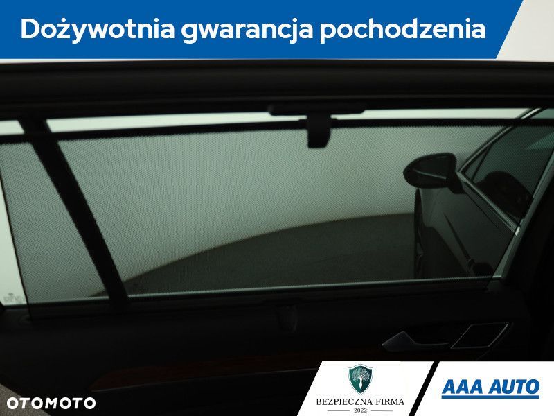 Volkswagen Passat Variant - 21