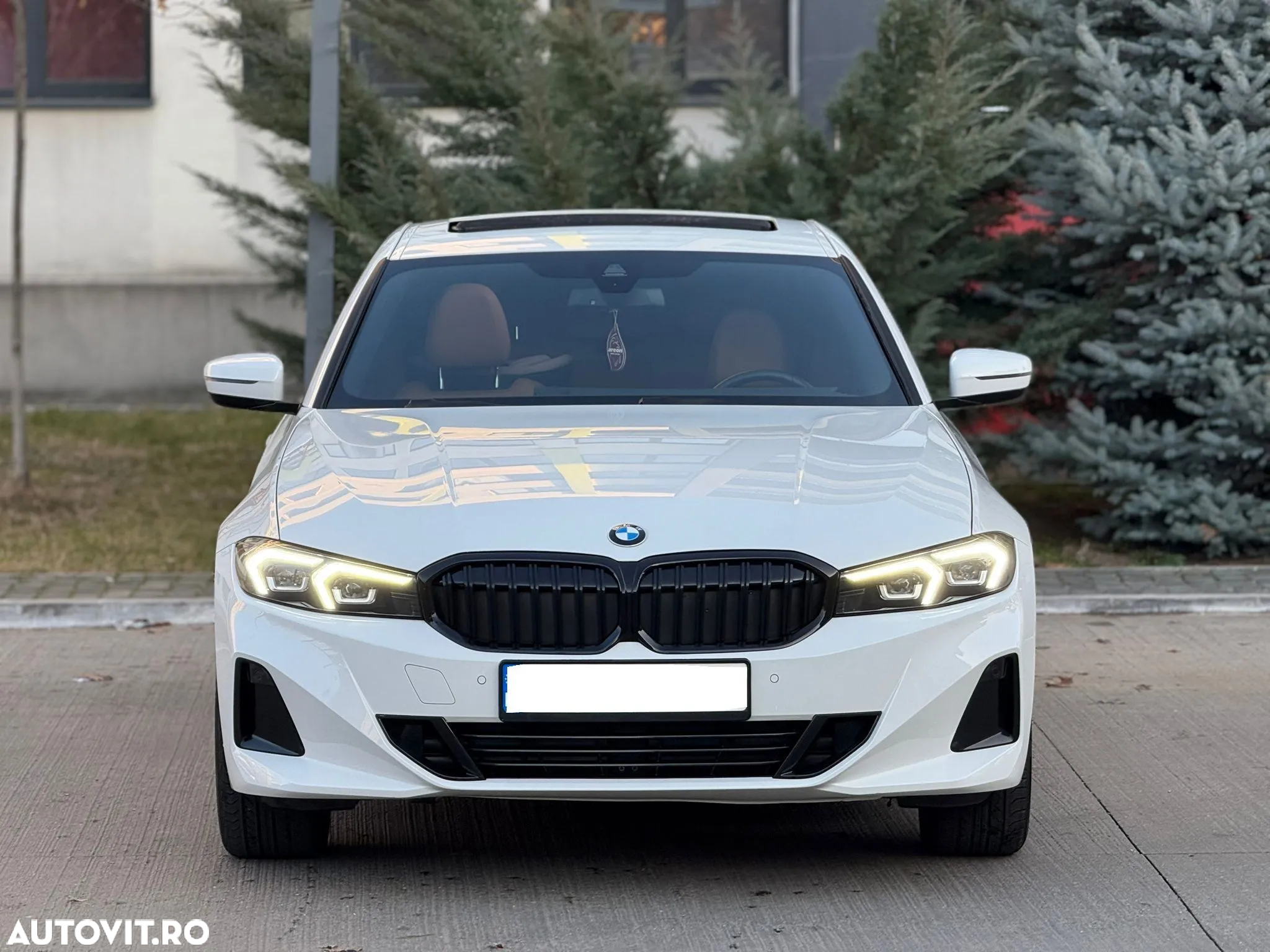 BMW Seria 3 330i xDrive AT - 2