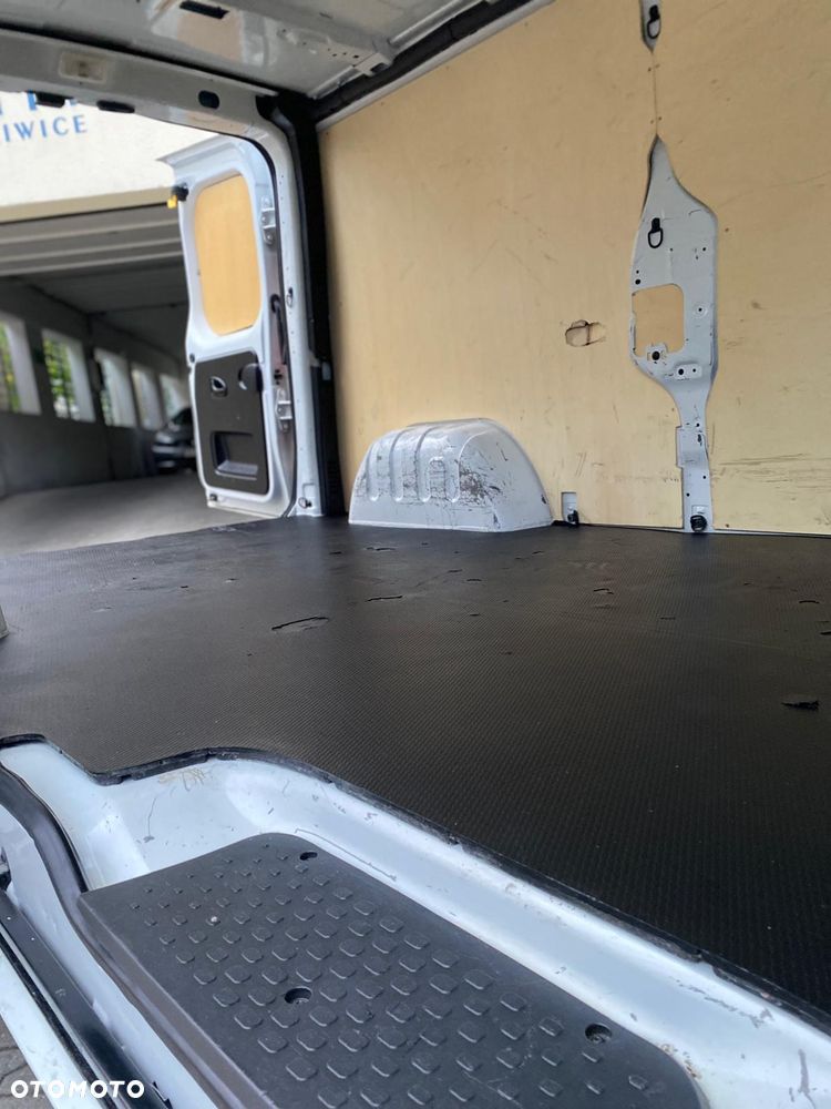 Renault Trafic - 10