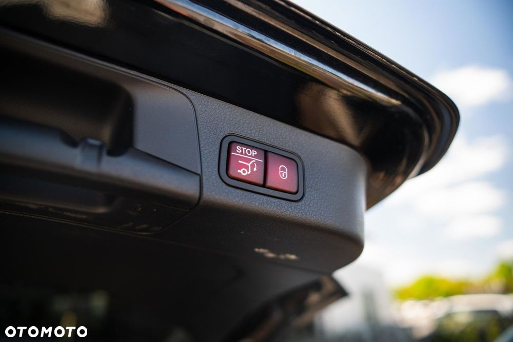 Mercedes-Benz GLB 200 Progressive 7G-DCT - 20