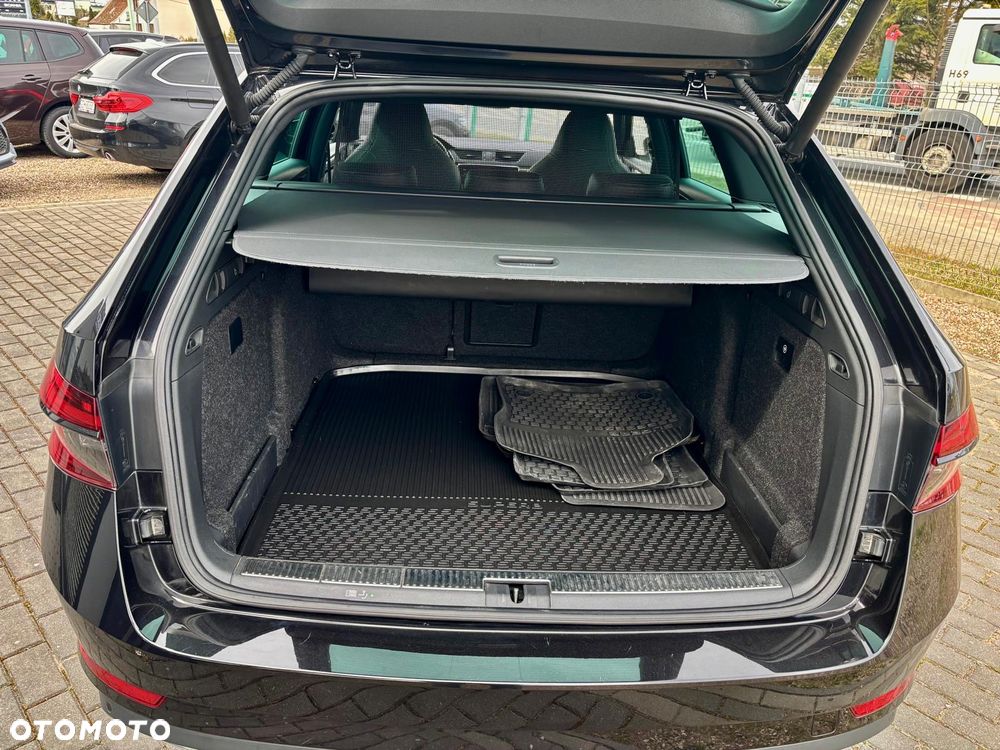 Skoda Superb 2.0 TDI SCR 4x4 Sportline DSG - 20