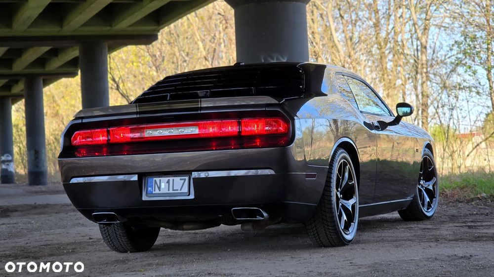 Dodge Challenger - 15