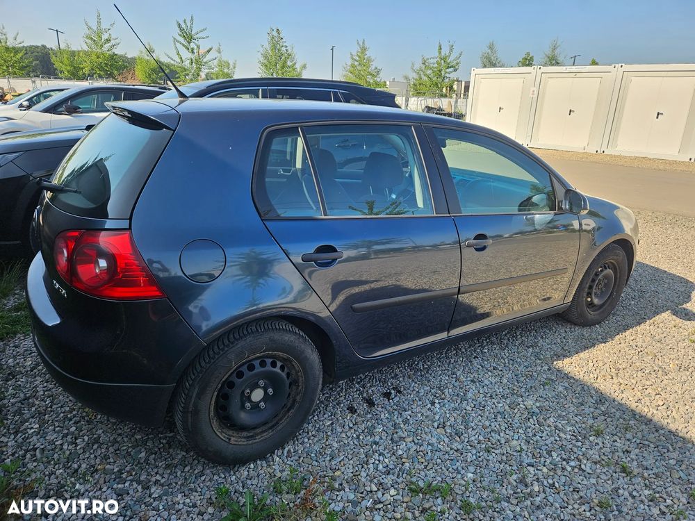 Volkswagen Golf 2.0 TDI DSG Trendline - 7