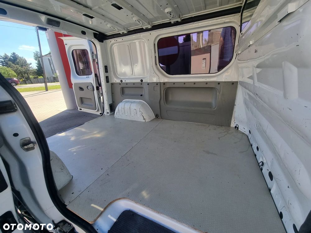 Renault Trafic - 12
