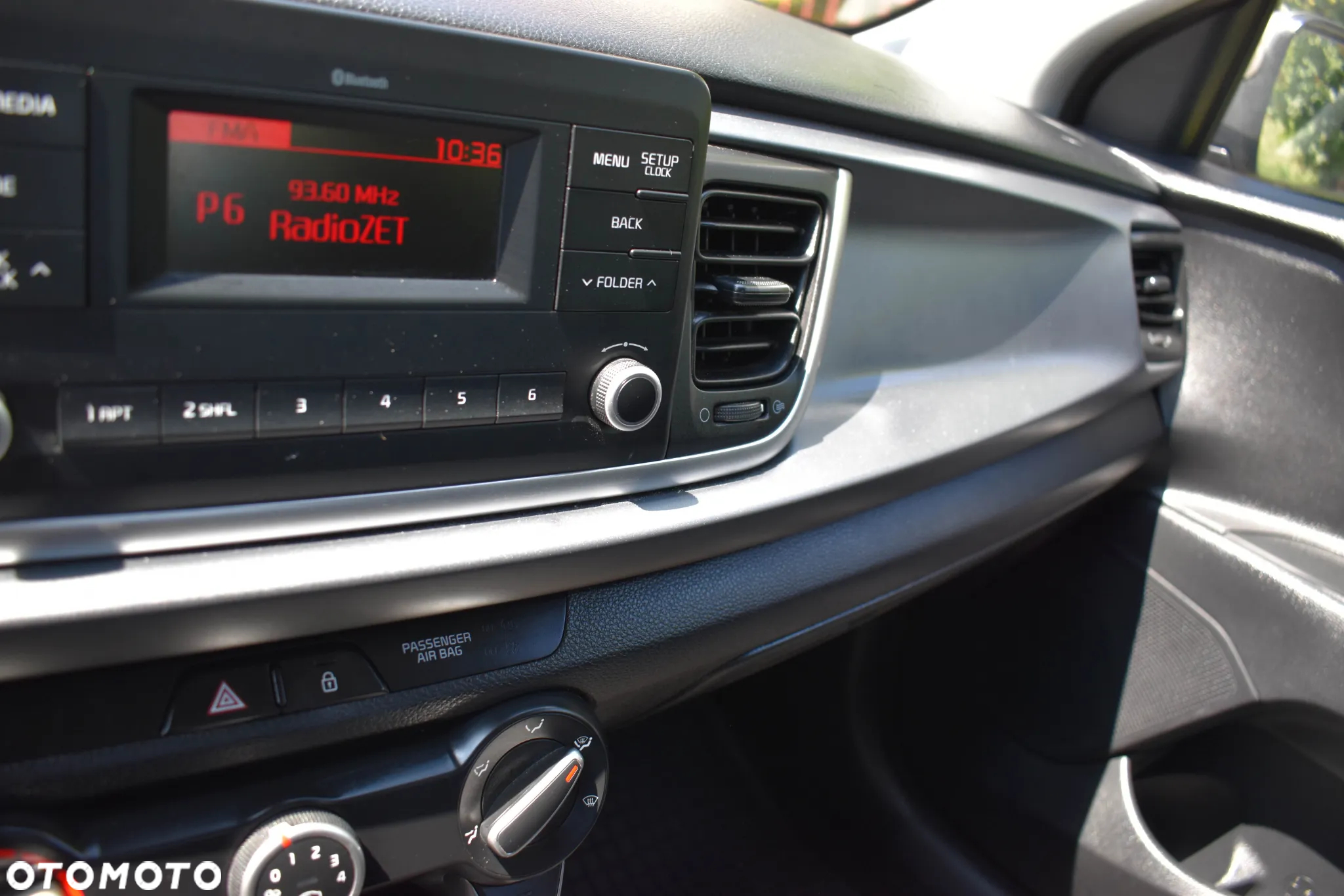 Kia Rio 1.2 L - 24