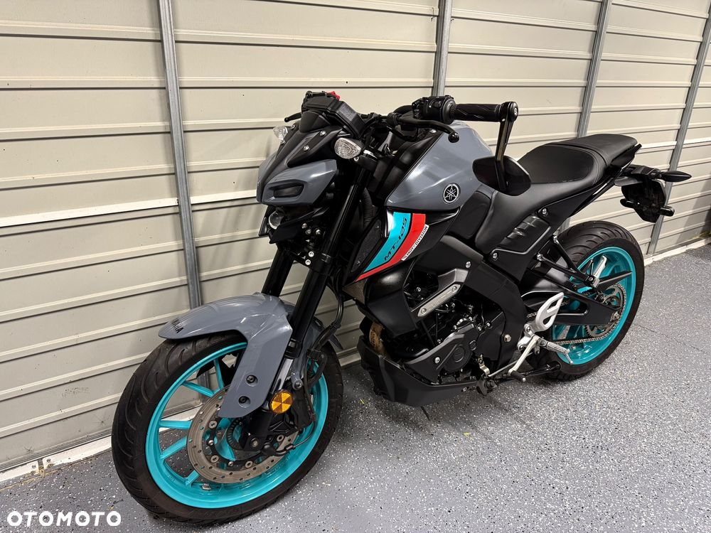 Yamaha MT - 8