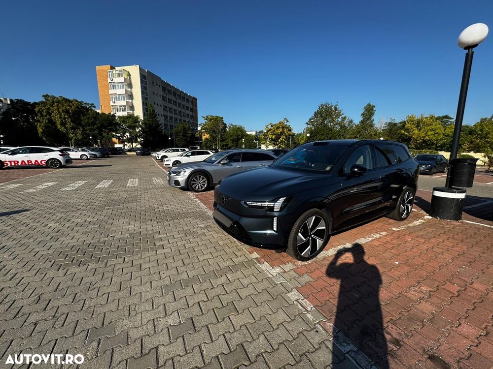 Volvo EX90 - 8