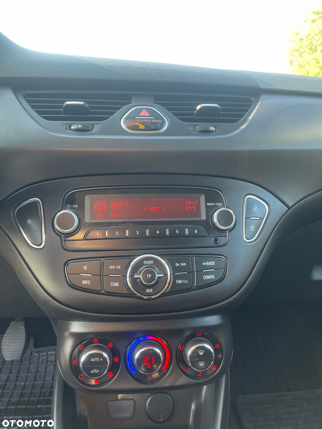 Opel Corsa 1.4 Enjoy - 8