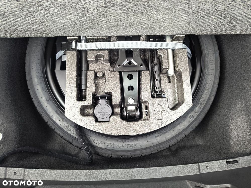 Skoda Superb 2.0 TDI SCR 4x4 L&K DSG - 23