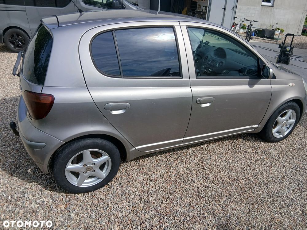 Toyota Yaris 1.4 D-4D Base - 1