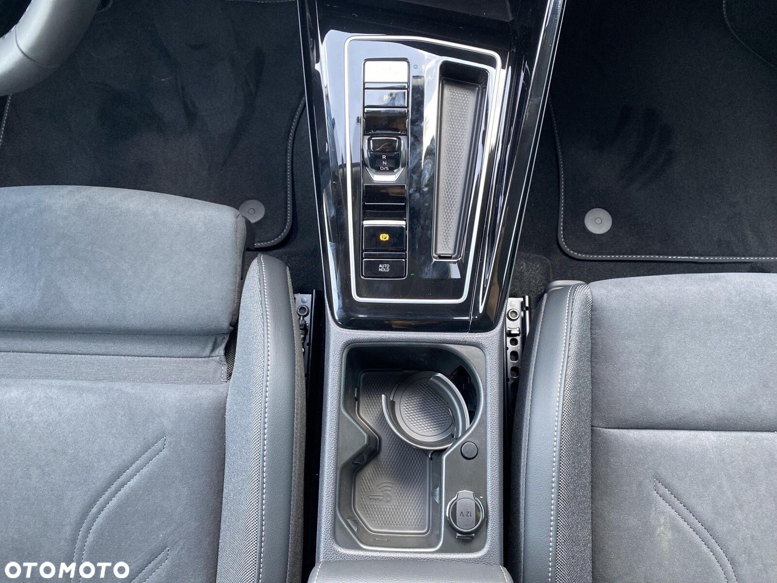 Volkswagen Golf - 24