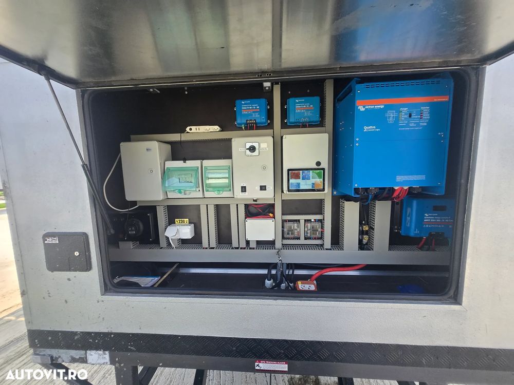Land Rover Defender - 10