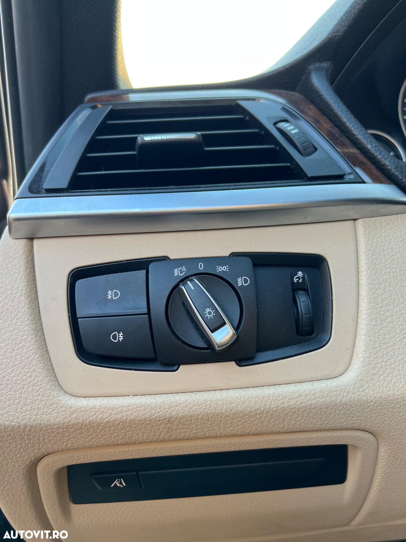 BMW Seria 3 320d Aut. Luxury Line - 23