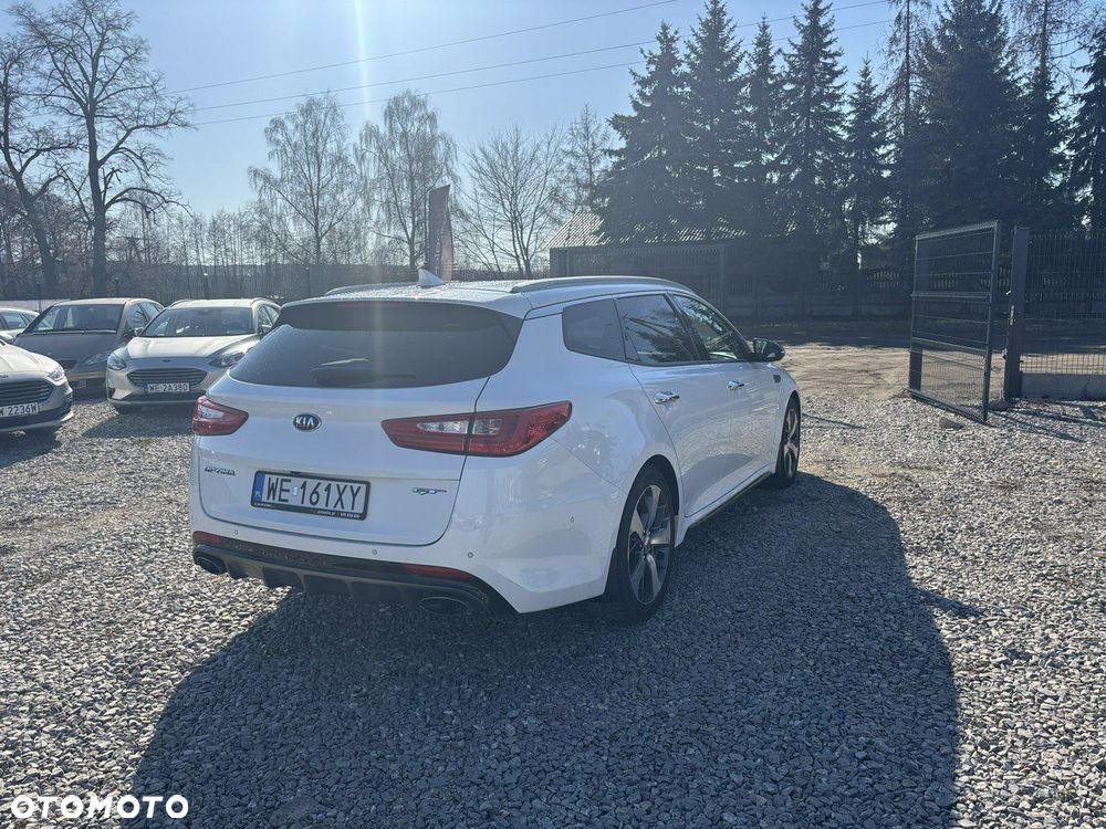 Kia Optima - 11