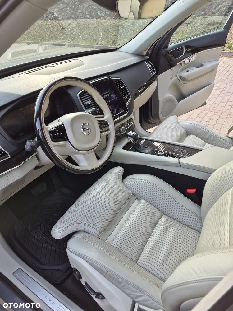 Volvo XC 90 - 10