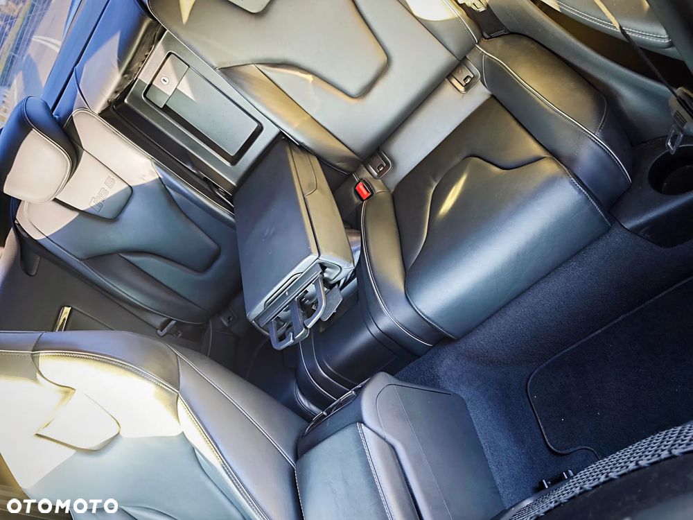 Audi RS5 Coupé Standard - 14