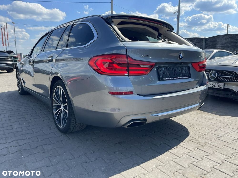 BMW Seria 5 540i xDrive GPF Luxury Line - 6
