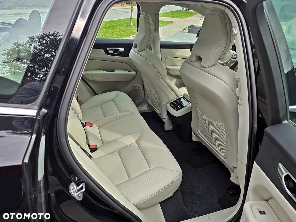 Volvo XC 60 B4 D AWD Geartronic Inscription - 22