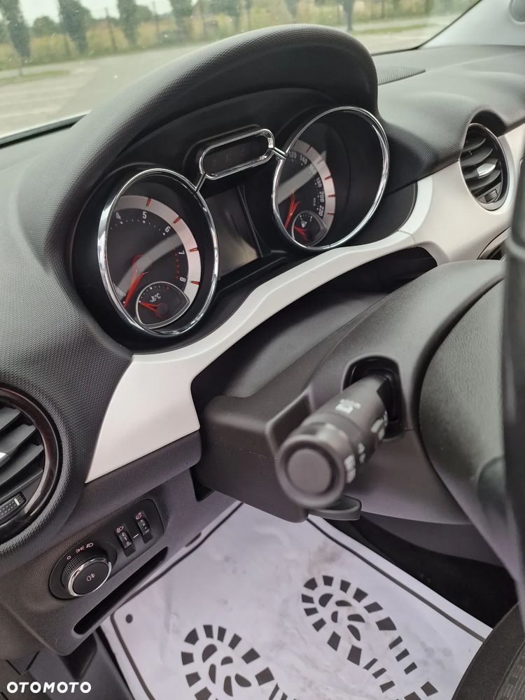 Opel Adam 1.2 Black Jack - 24