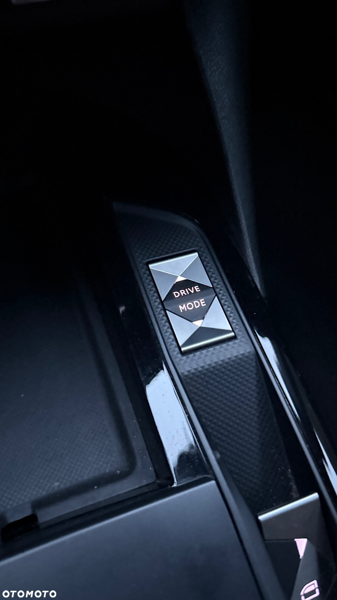 DS Automobiles DS 3 Crossback 1.5 BlueHDi Performance Line + - 16