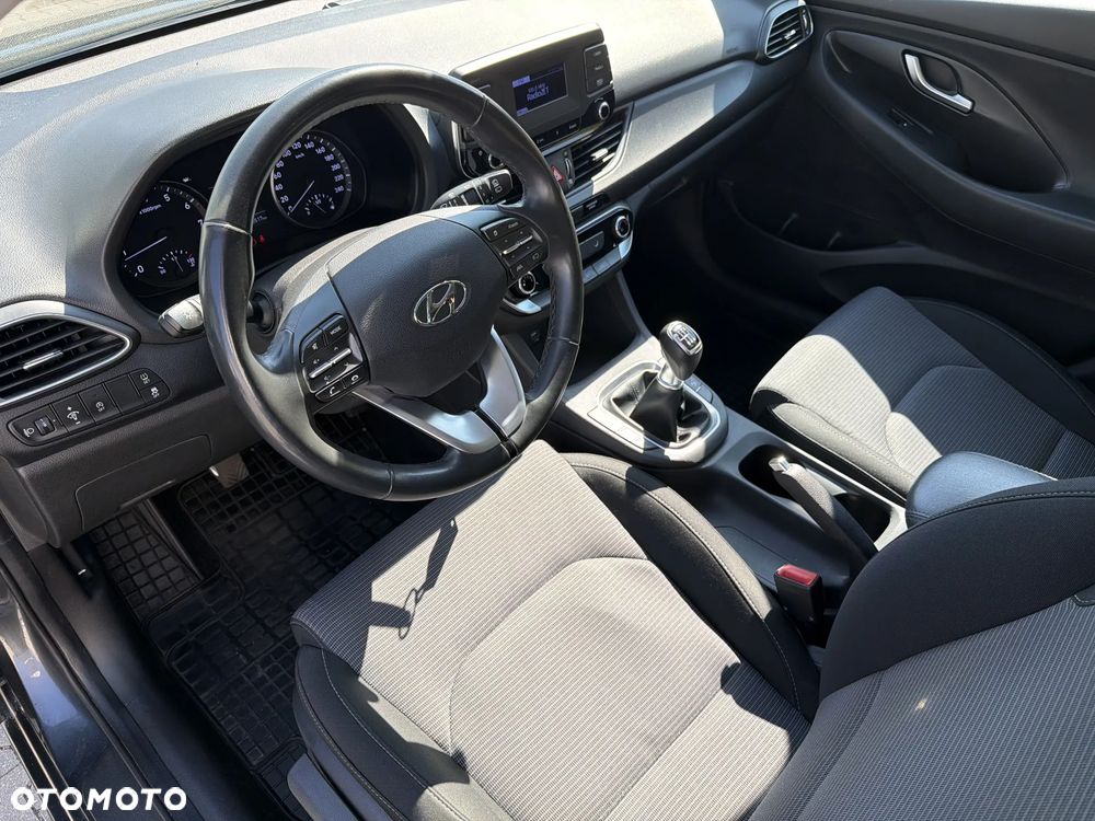Hyundai i30 1.5 DPI Classic + - 7