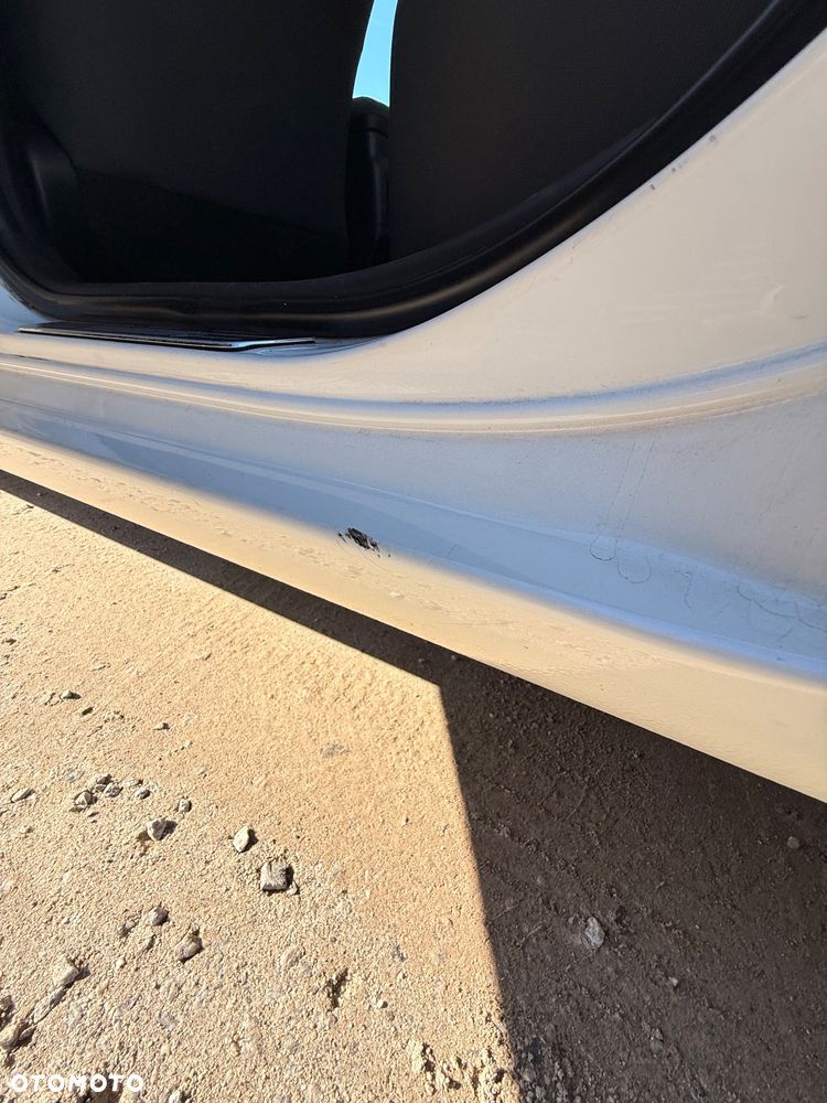 Toyota Corolla - 12