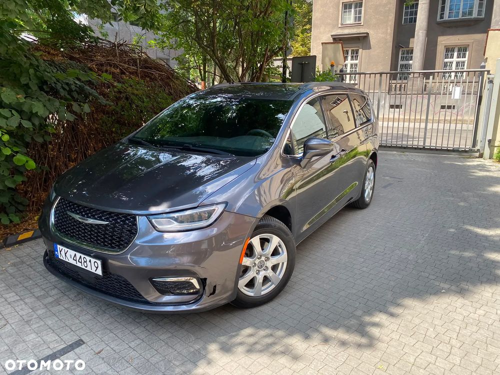 Chrysler Pacifica - 11