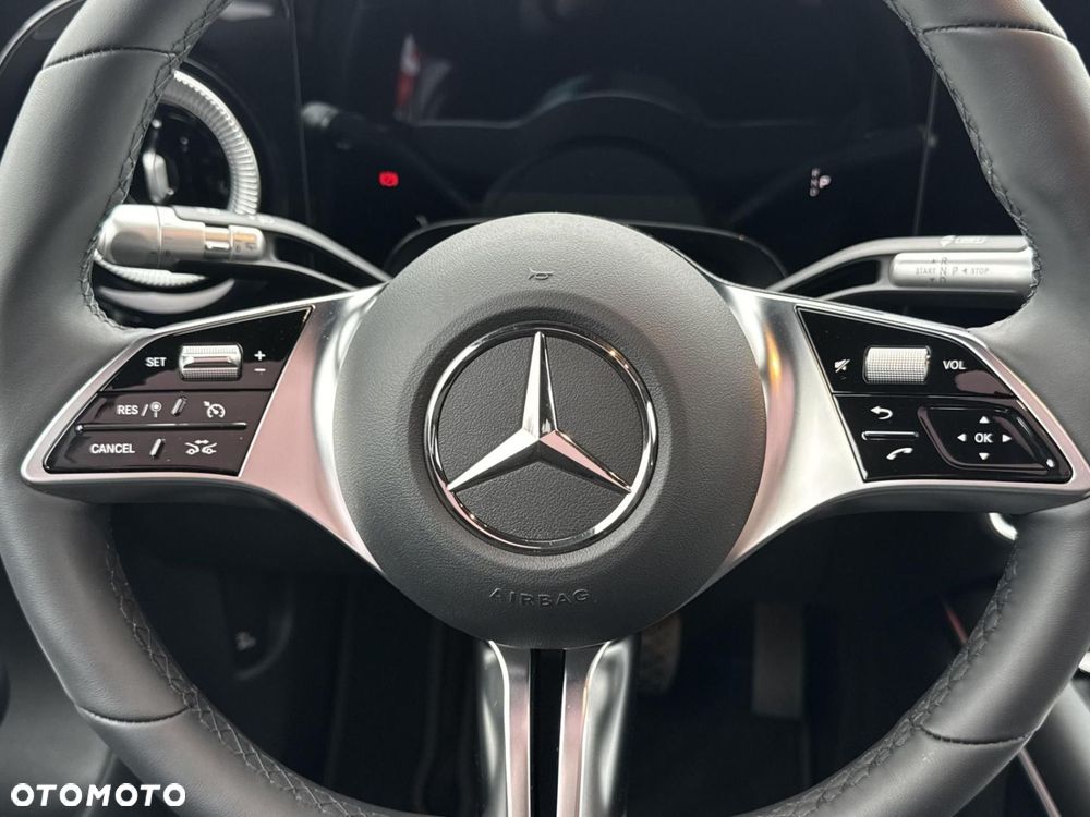 Mercedes-Benz GLB 250+ EQ 85kWh - 14