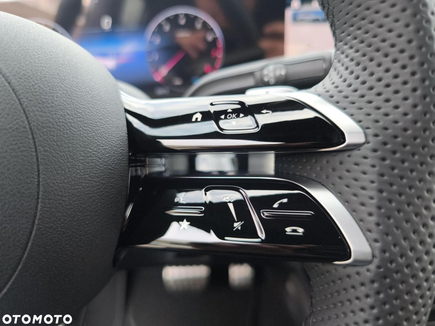 Mercedes-Benz GLA - 15