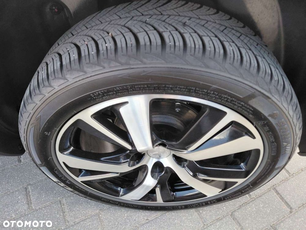 Peugeot 2008 - 9