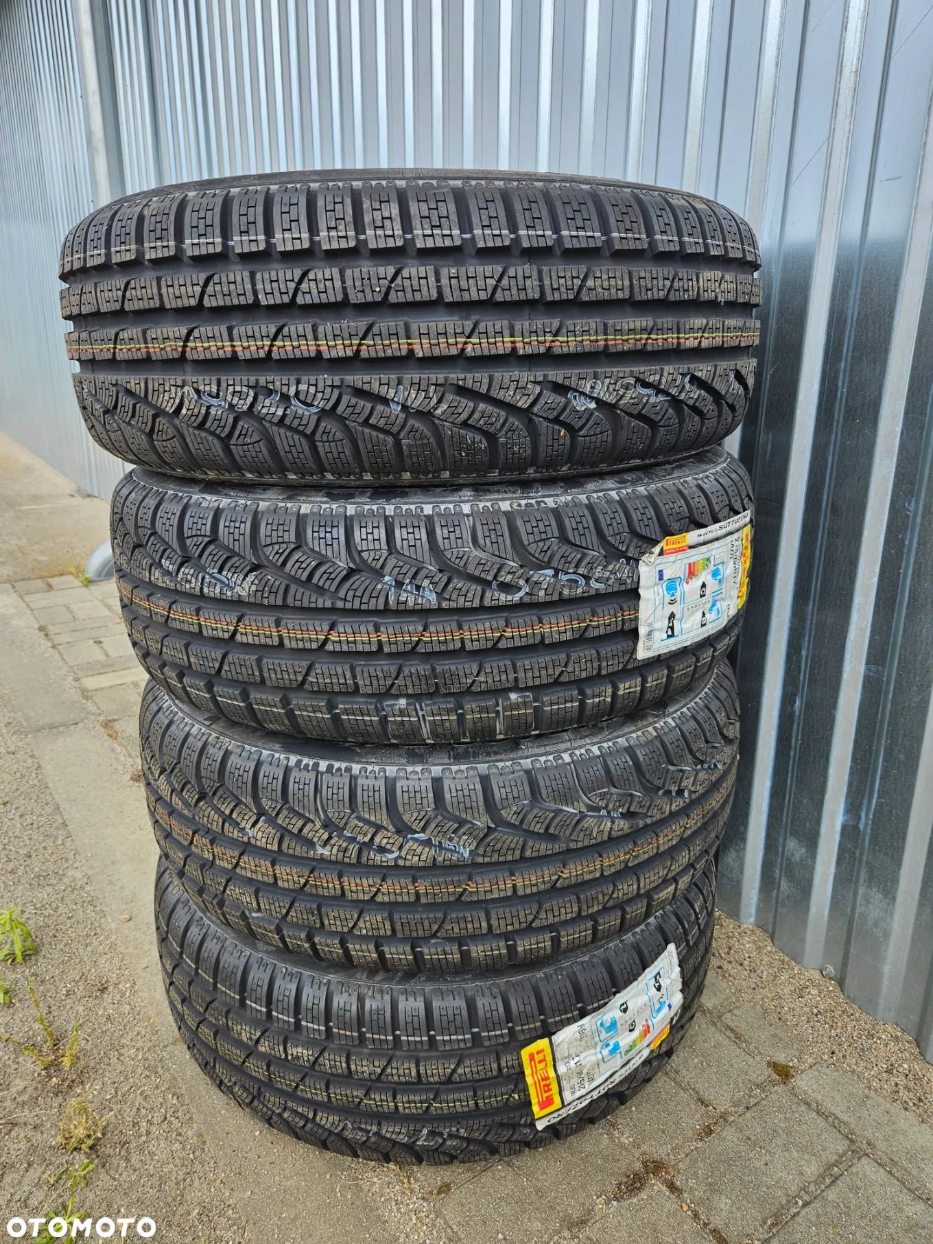 OPONY PIRELLI SOTTOZERO II WINTER 210 215/60 R17 96H. - 1