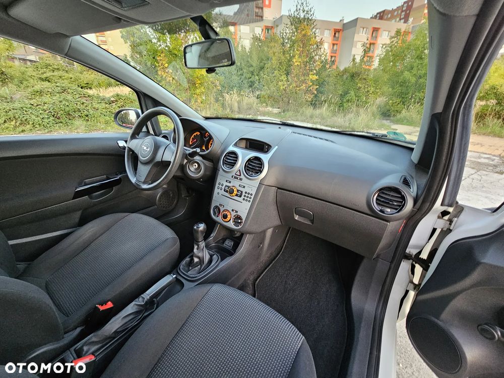 Opel Corsa 1.2 16V Edition / Active - 22
