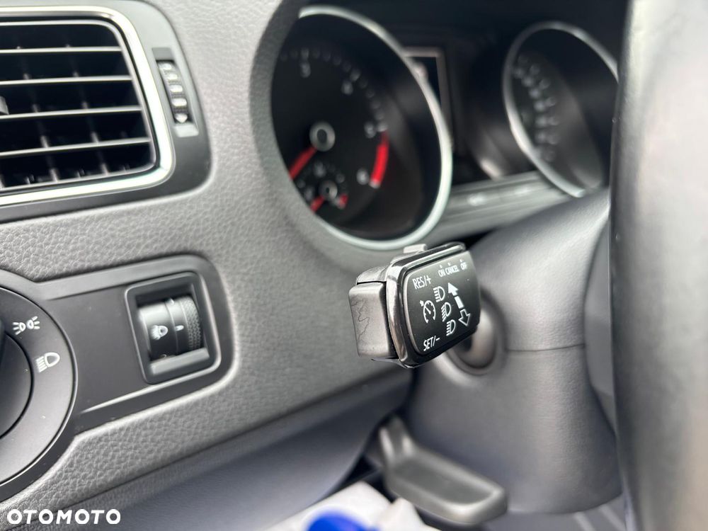 Volkswagen Polo 1.4 TDI Blue Motion Technology Lounge - 22