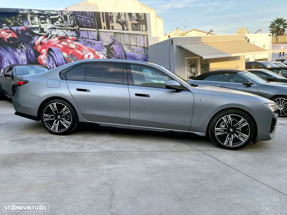BMW 740 d xDrive Pack Desportivo M - 3