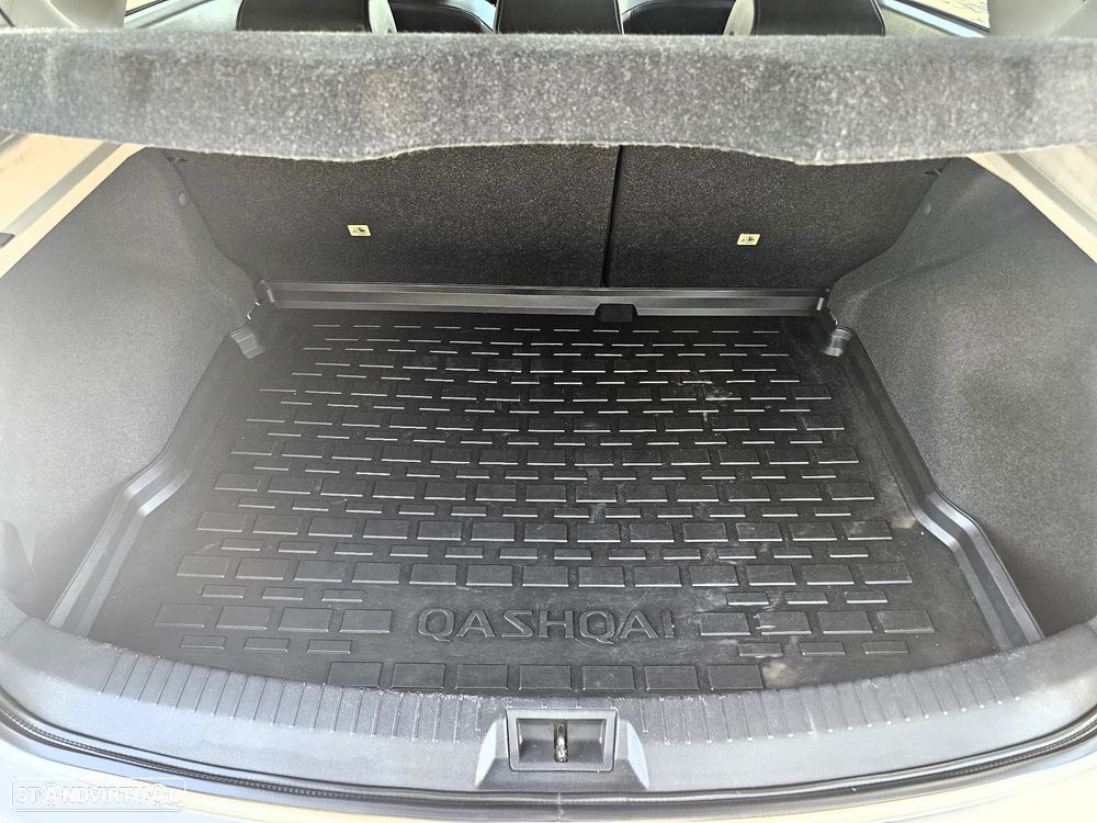 Nissan Qashqai 1.6 Tekna Premium 18 - 10
