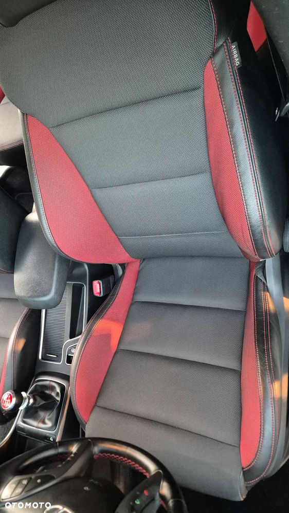 Hyundai i30 1.6 GDI Turbo Luxury - 10